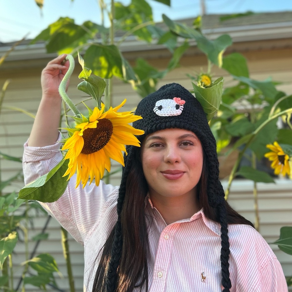Black crochet hello kitty hat